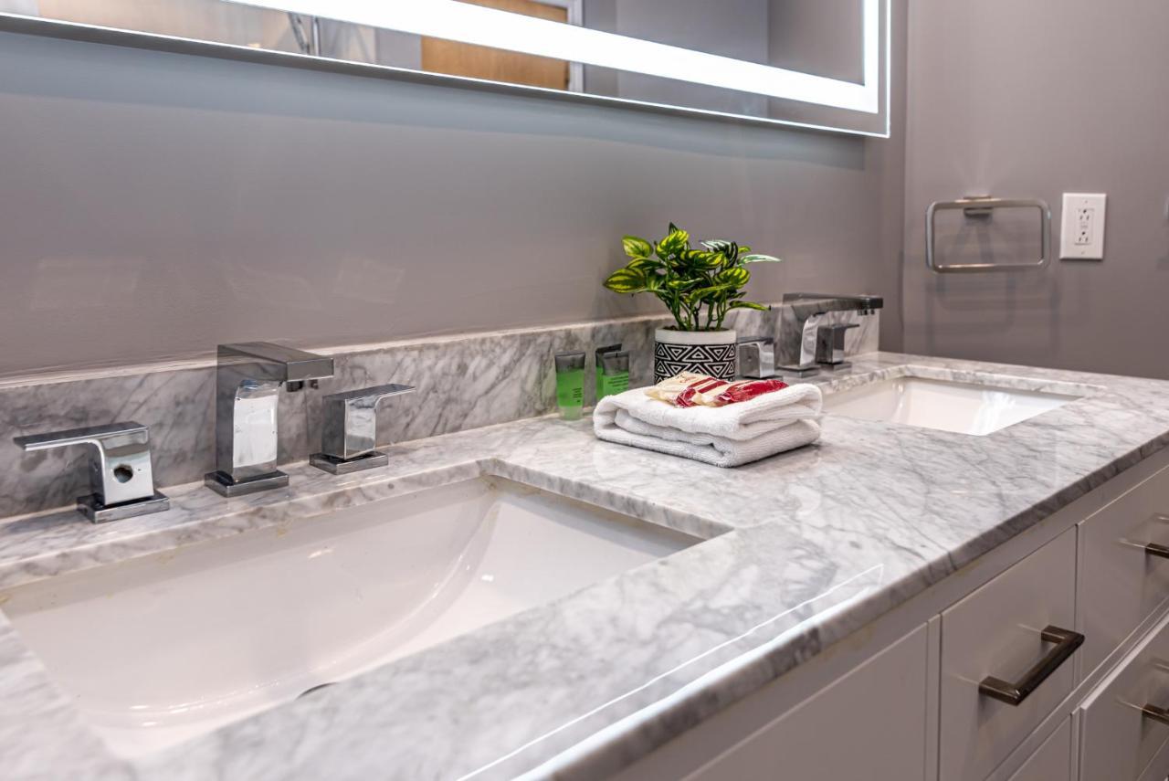 מונטריאול Family Friendly 3-Bedroom Beauty In Le Plateau By Denstays מראה חיצוני תמונה